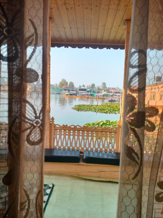 فندق Lala Rukh Group Of Houseboats Srīnagar المظهر الخارجي الصورة
