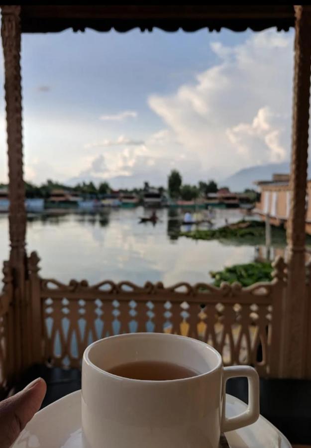 فندق Lala Rukh Group Of Houseboats Srīnagar المظهر الخارجي الصورة
