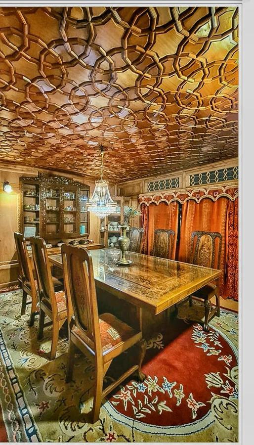 فندق Lala Rukh Group Of Houseboats Srīnagar المظهر الخارجي الصورة