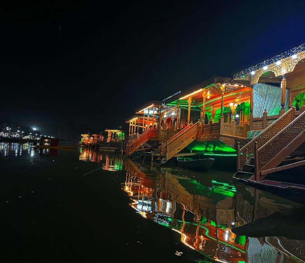 فندق Lala Rukh Group Of Houseboats Srīnagar المظهر الخارجي الصورة