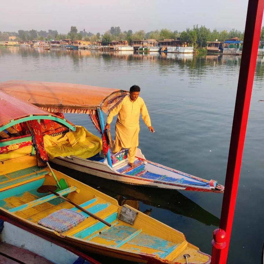 فندق Lala Rukh Group Of Houseboats Srīnagar المظهر الخارجي الصورة
