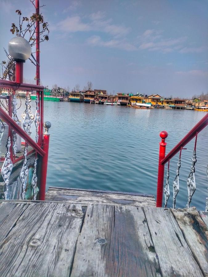 فندق Lala Rukh Group Of Houseboats Srīnagar المظهر الخارجي الصورة