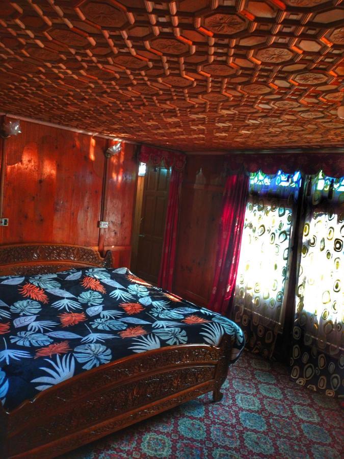 فندق Lala Rukh Group Of Houseboats Srīnagar المظهر الخارجي الصورة