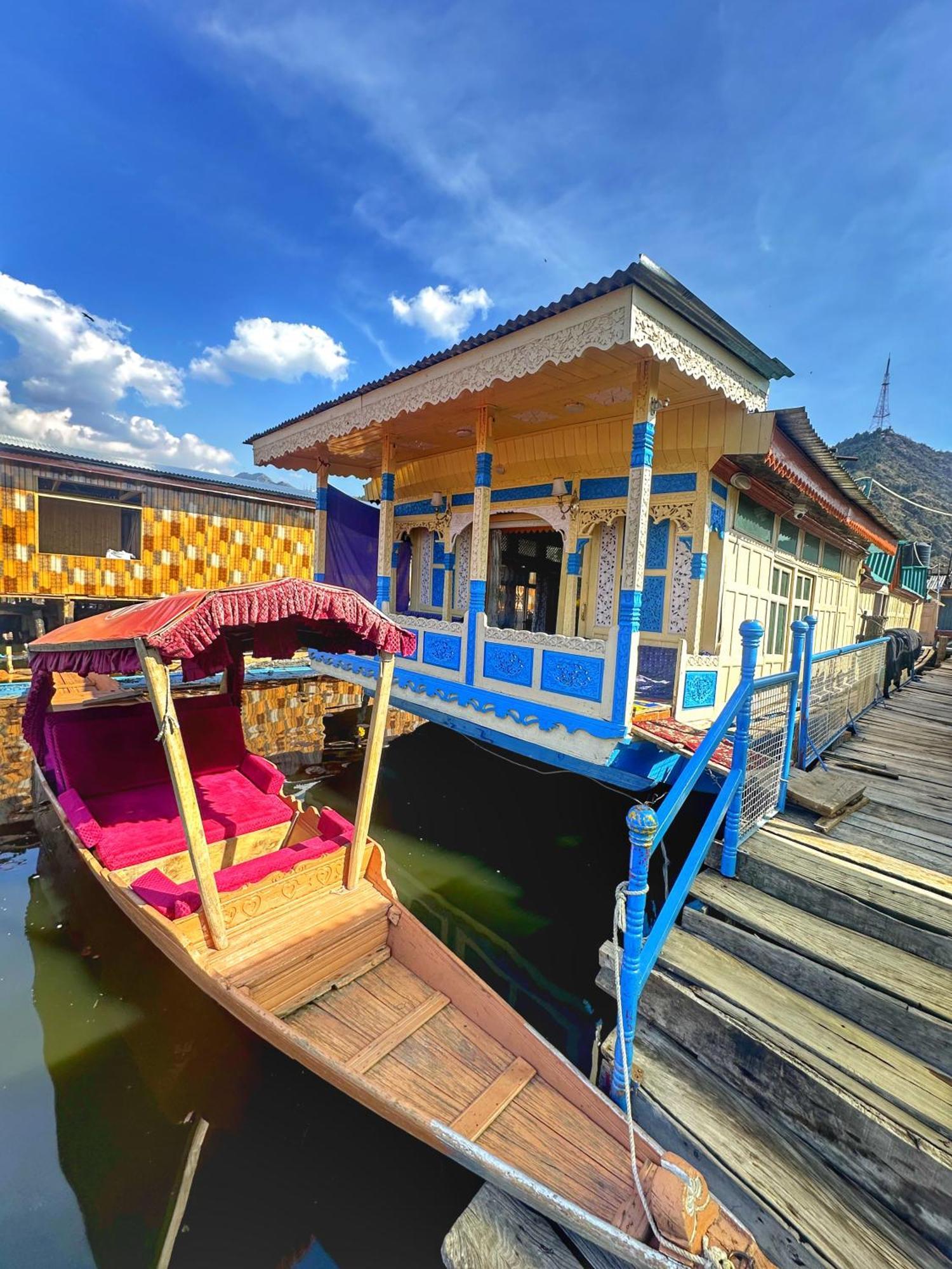 فندق Lala Rukh Group Of Houseboats Srīnagar المظهر الخارجي الصورة