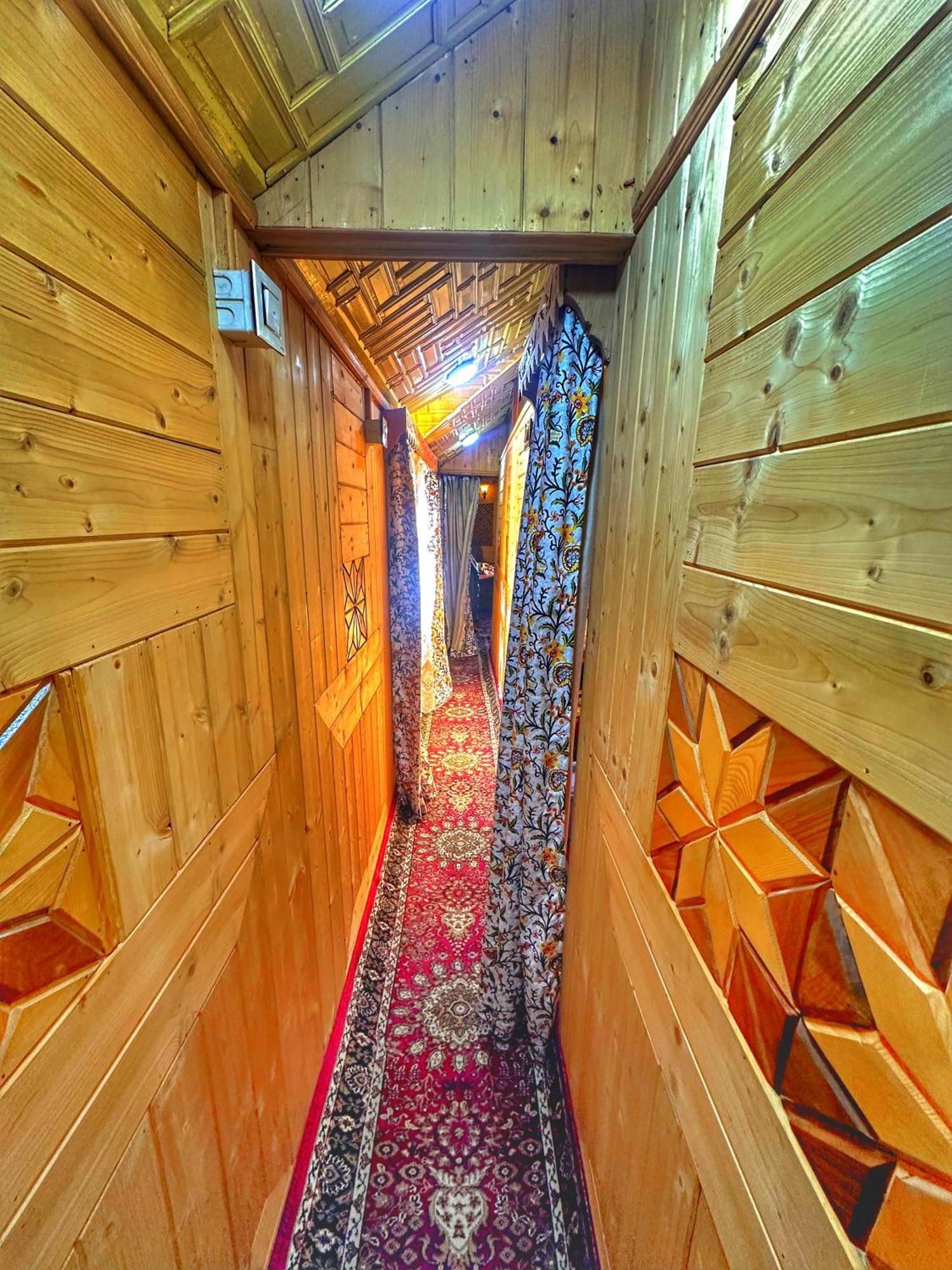 فندق Lala Rukh Group Of Houseboats Srīnagar المظهر الخارجي الصورة