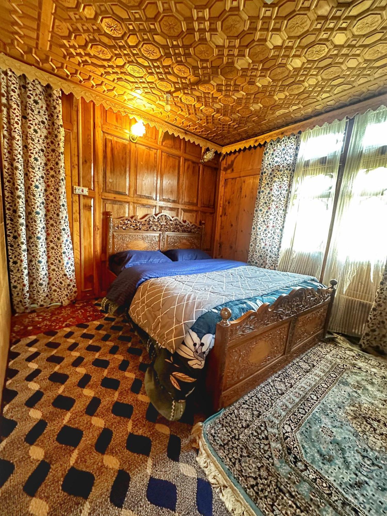 فندق Lala Rukh Group Of Houseboats Srīnagar المظهر الخارجي الصورة