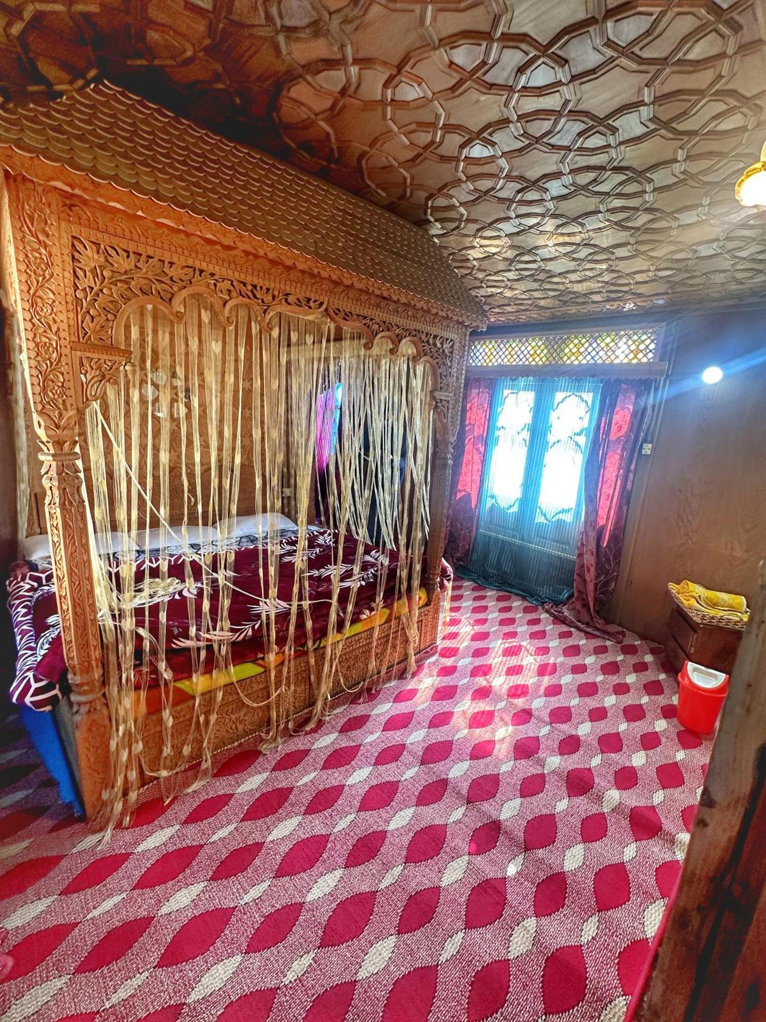 فندق Lala Rukh Group Of Houseboats Srīnagar المظهر الخارجي الصورة